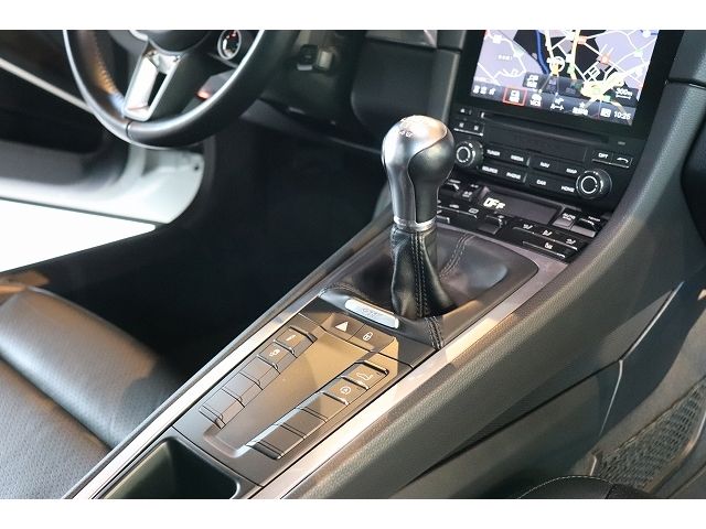 Porsche 911 2018-12 3680060-17