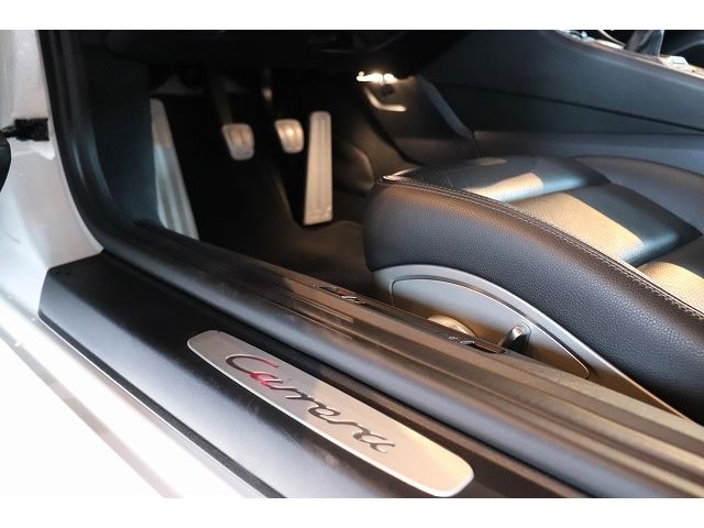 Porsche 911 2018-12 3680060-18