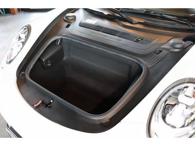 Porsche 911 2018-12 3680060-26