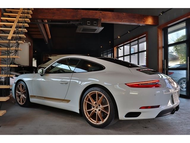 Porsche 911 2018-12 3680060-3