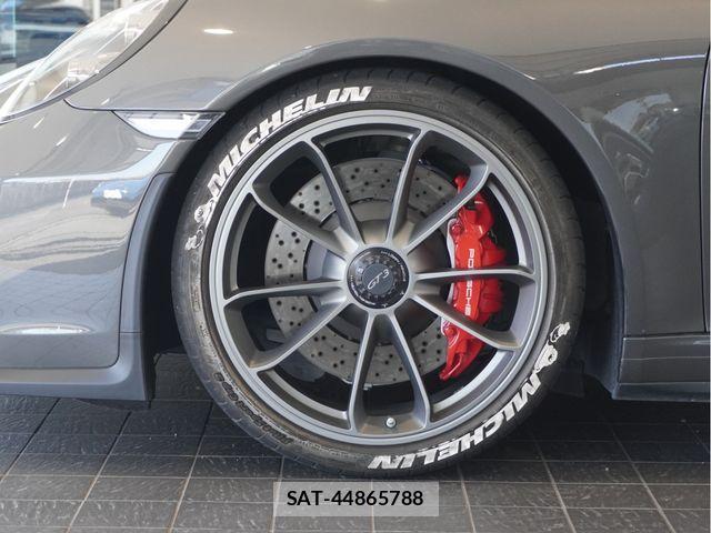 Porsche 911 2018-12 3935338-11