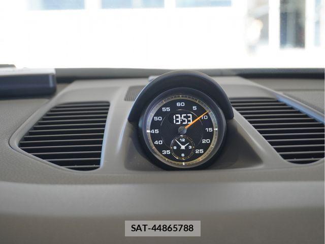 Porsche 911 2018-12 3935338-16