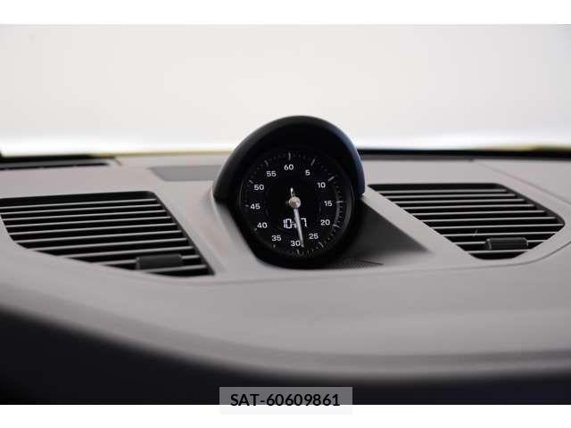 Porsche 911 2024-12 4640363-1