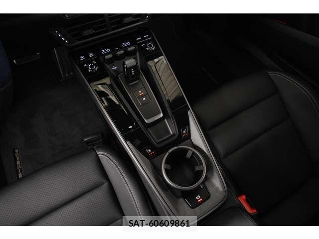 Porsche 911 2024-12 4640363-8