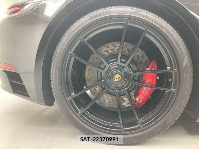Porsche 911 2023-01 4976856-9