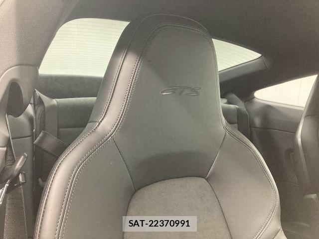 Porsche 911 2023-01 4976856-22