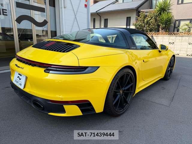 Porsche 911 2023-03 6016037-17