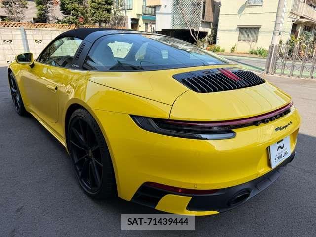 Porsche 911 2023-03 6016037-18
