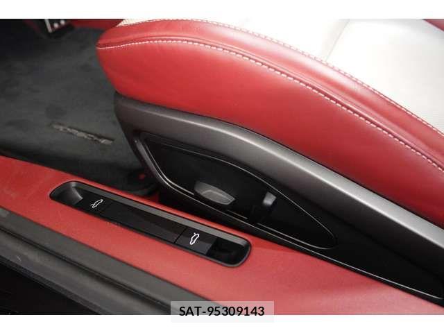 Porsche 911 2023-05 6016038-9