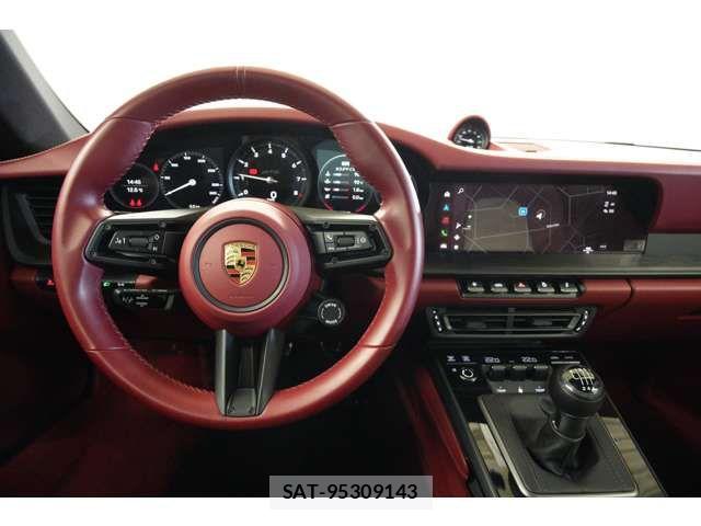 Porsche 911 2023-05 6016038-10