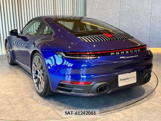 Porsche 911 2019-06 6614130-6