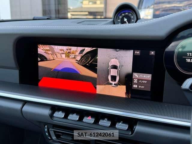 Porsche 911 2019-06 6614130-9