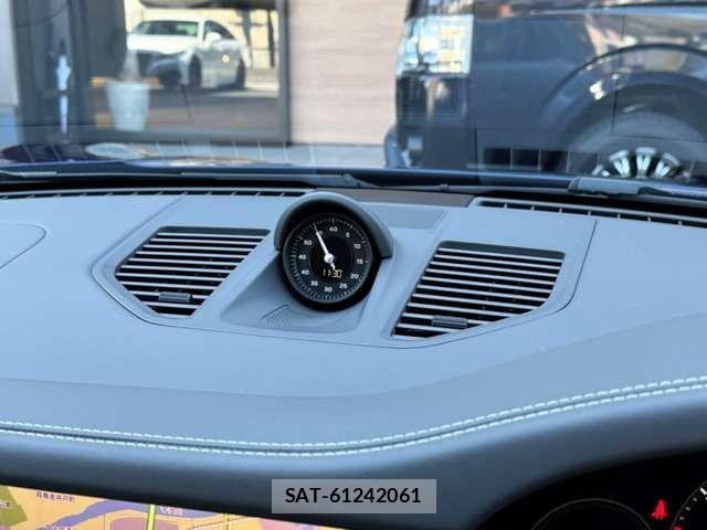 Porsche 911 2019-06 6614130-10