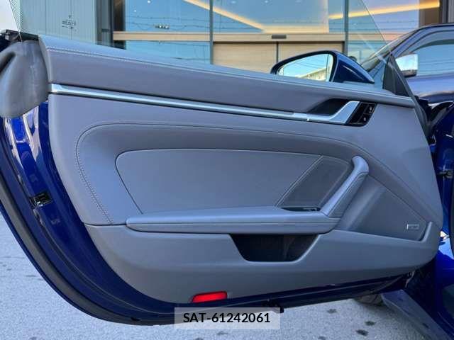 Porsche 911 2019-06 6614130-3