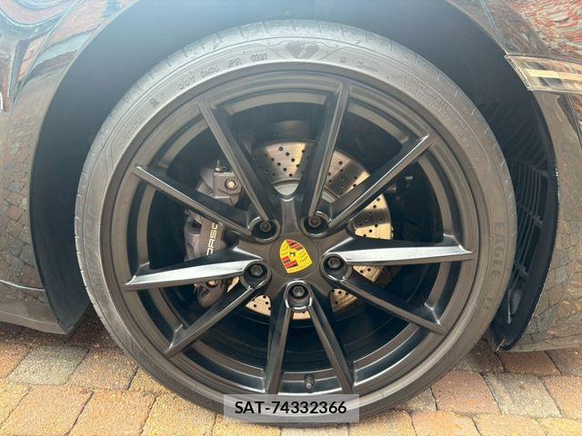 Porsche 911 2021-04 6614132-9