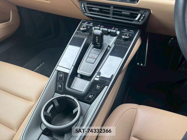 Porsche 911 2021-04 6614132-23