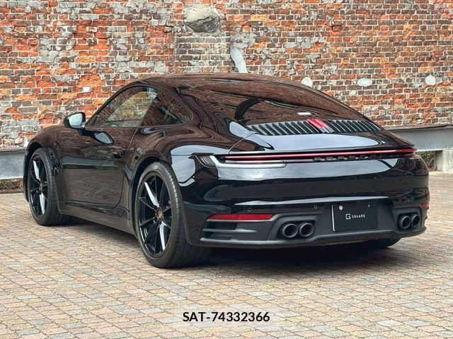Porsche 911 2021-04 6614132-2