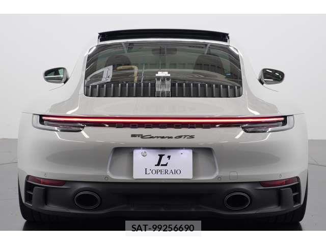 Porsche 911 2022-02 6642210-2