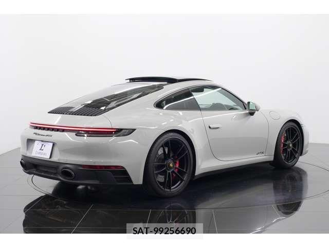 Porsche 911 2022-02 6642210-3