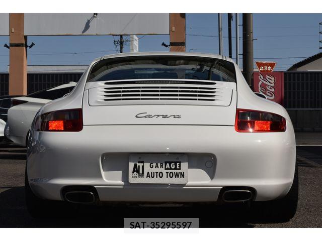 Porsche 911 2007-03 6677495-4