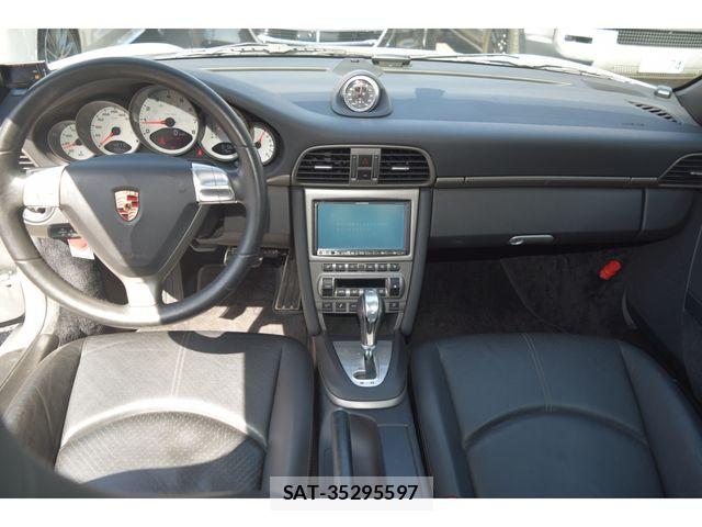 Porsche 911 2007-03 6677495-8