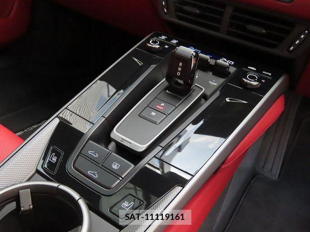 Porsche 911 2025-03 6691188-12