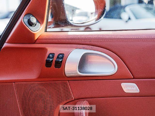 Porsche 911 2007-06 6717051-17