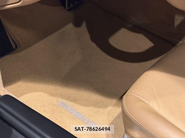 Porsche 911 2010-06 6752857-21