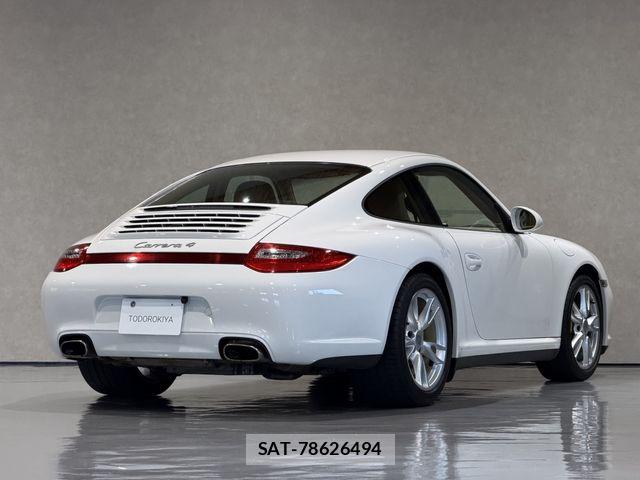 Porsche 911 2010-06 6752857-3