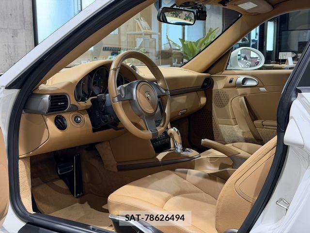 Porsche 911 2010-06 6752857-7