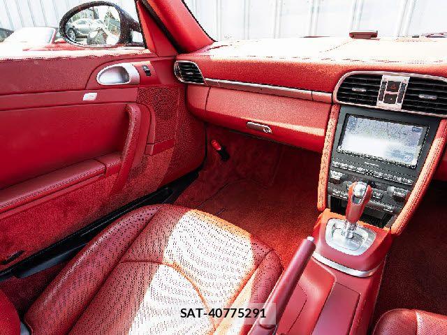 Porsche 911 2011-02 6752858-25