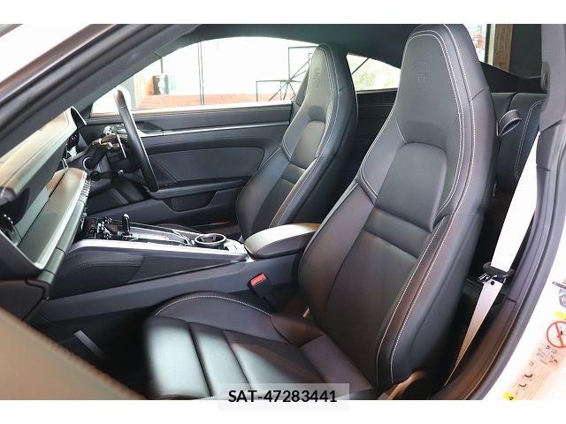 Porsche 911 2022-05 6791410-11