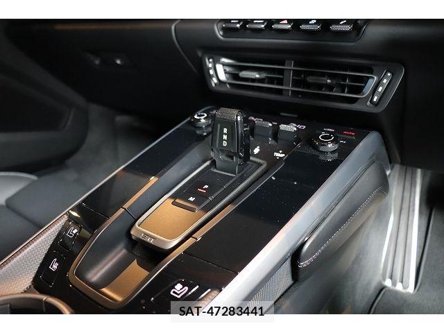 Porsche 911 2022-05 6791410-18