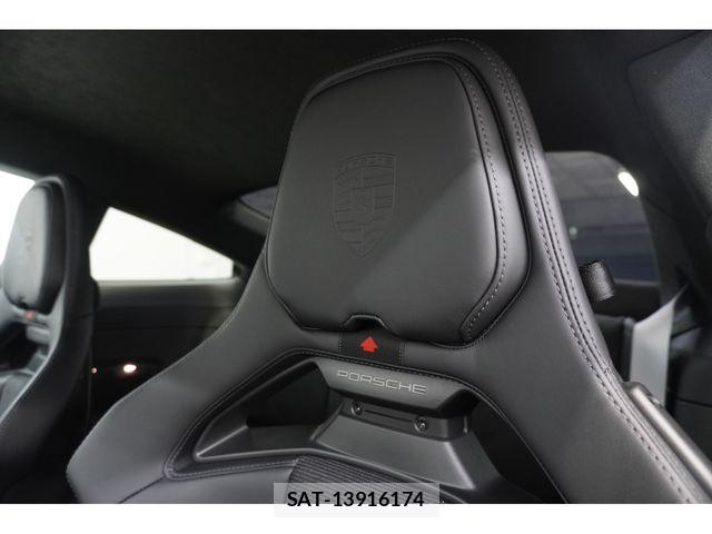 Porsche 911 2026-04 6816557-26