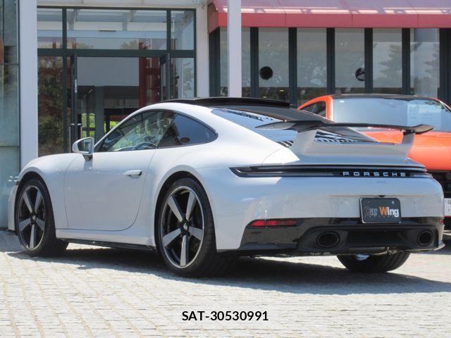 Porsche 911 2025-05 6816560-11