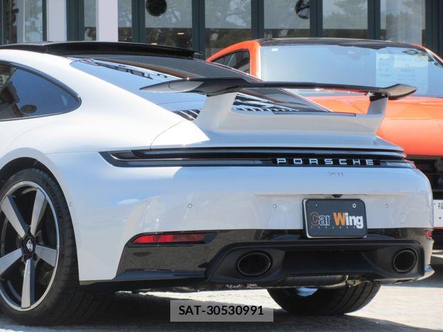 Porsche 911 2025-05 6816560-12