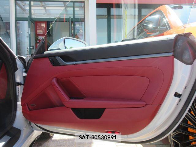 Porsche 911 2025-05 6816560-18