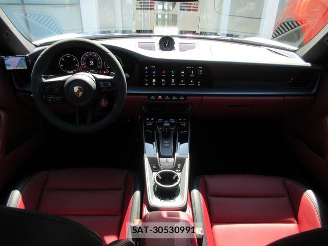 Porsche 911 2025-05 6816560-1