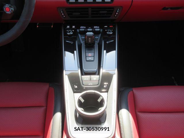 Porsche 911 2025-05 6816560-29