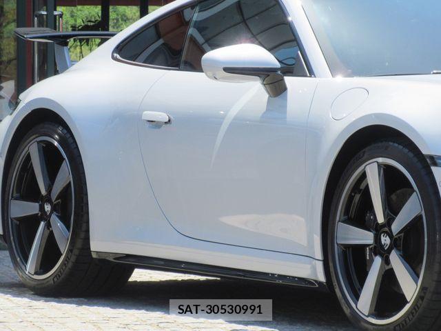 Porsche 911 2025-05 6816560-7