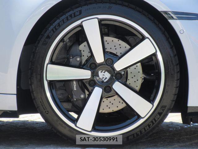 Porsche 911 2025-05 6816560-8