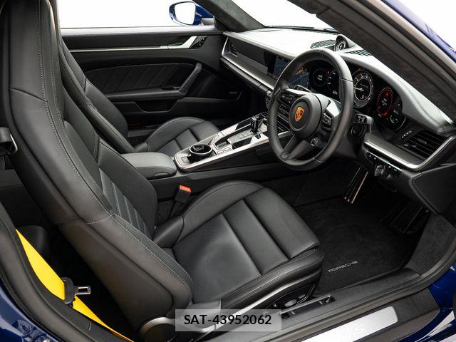 Porsche 911 2020-10 6816562-16