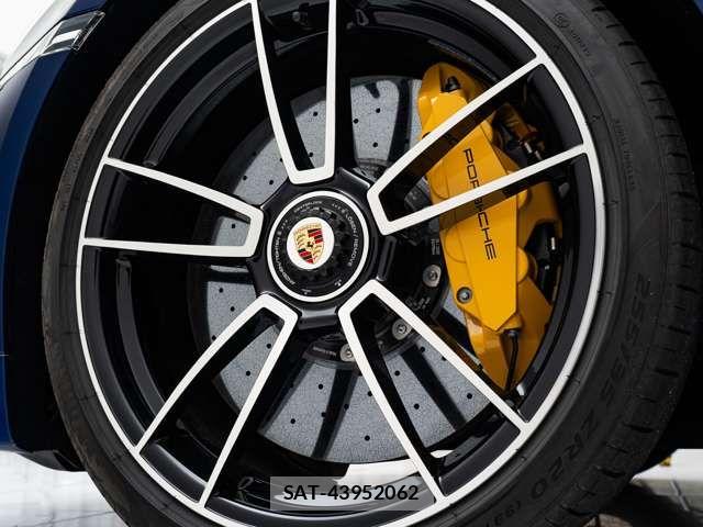 Porsche 911 2020-10 6816562-1