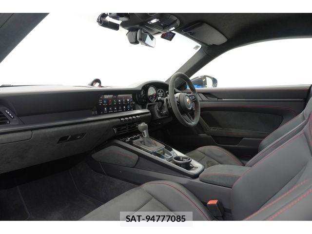 Porsche 911 2022-08 6911143-17