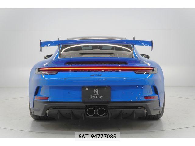 Porsche 911 2022-08 6911143-4