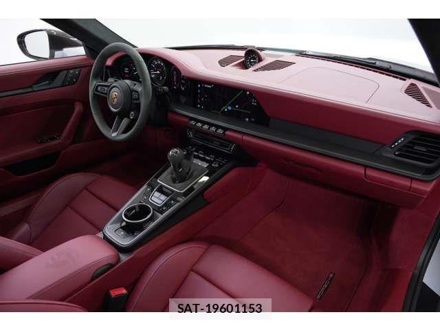 Porsche 911 2024-08 6911140-11