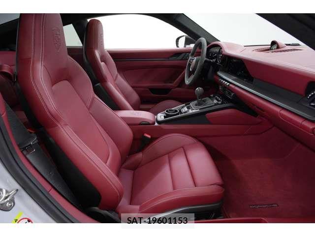 Porsche 911 2024-08 6911140-12