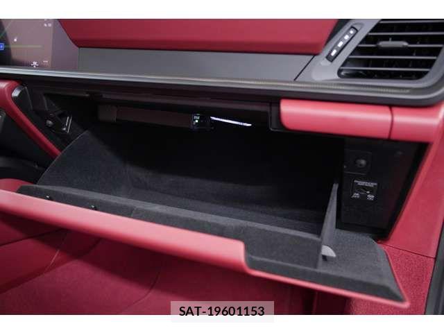 Porsche 911 2024-08 6911140-15