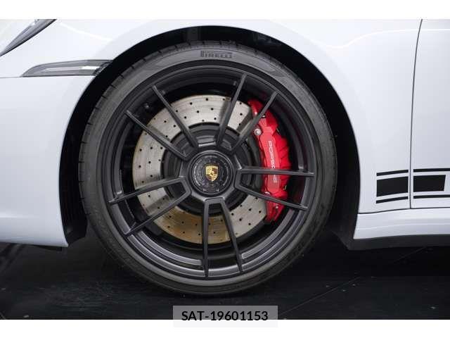 Porsche 911 2024-08 6911140-3