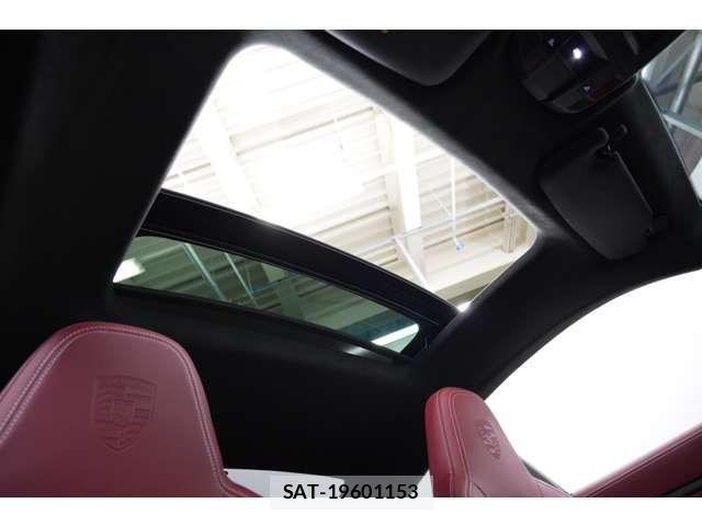 Porsche 911 2024-08 6911140-4